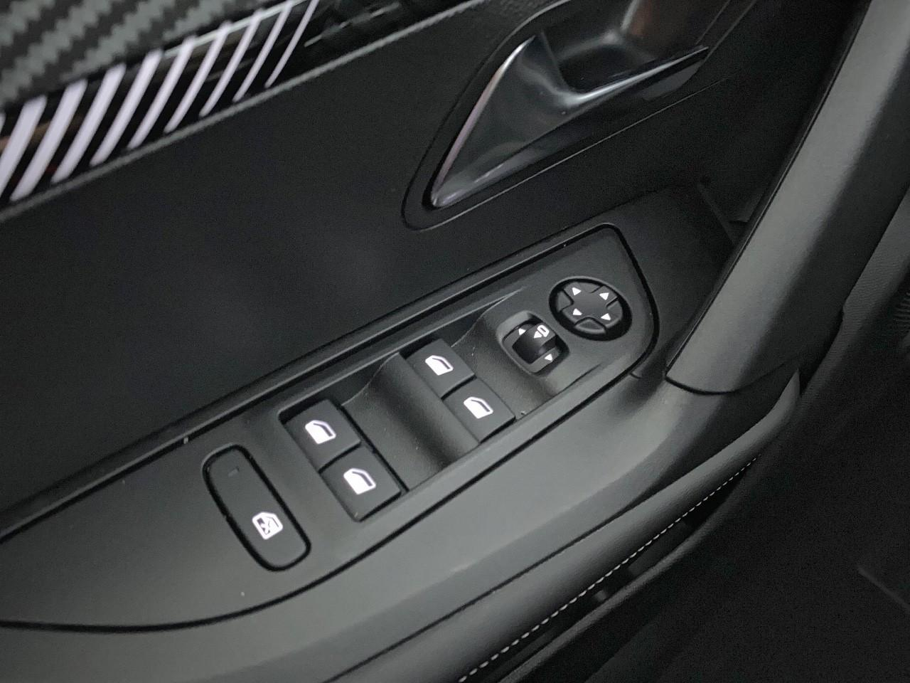Peugeot 2008 hybrid 145 ch e-dcs6 allure — photo 20