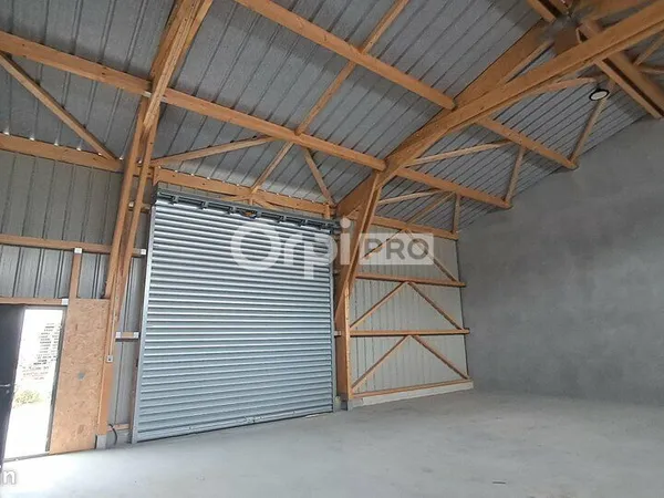 Local d'activité 146 m²