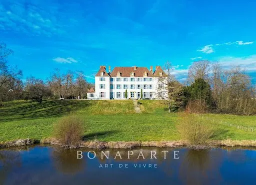 Maison 20 pièces 840 m²