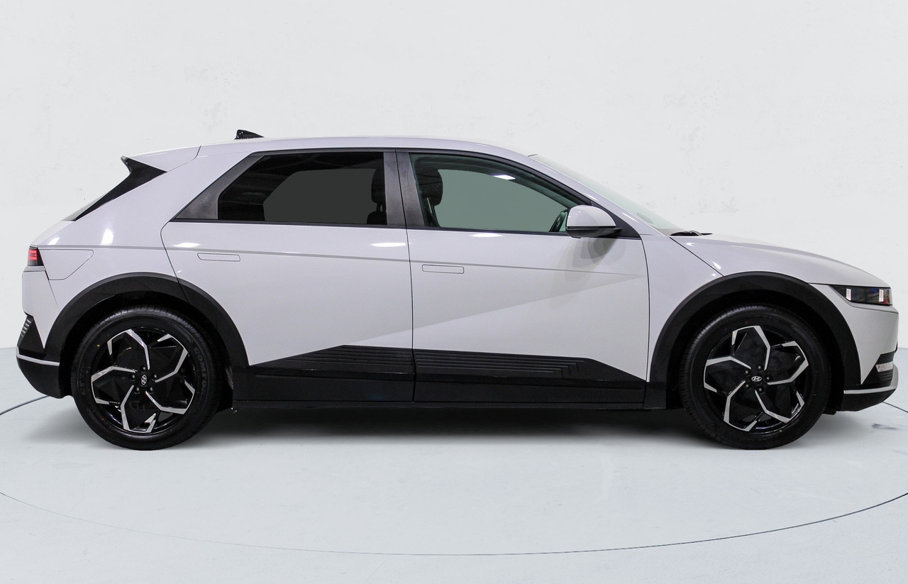 Hyundai Ioniq 5 — photo 6