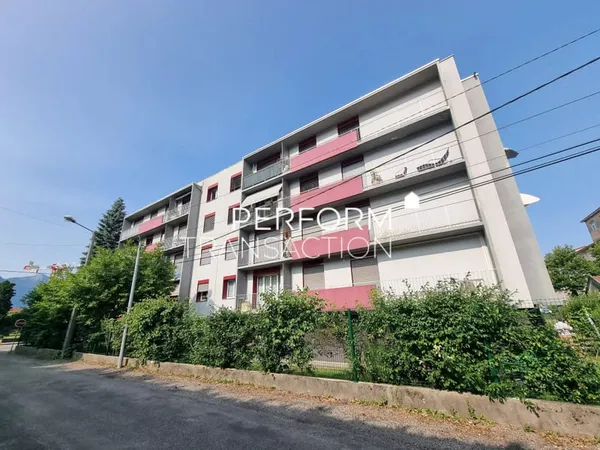 FONTAINE T4 avec GARAGE et PARKING