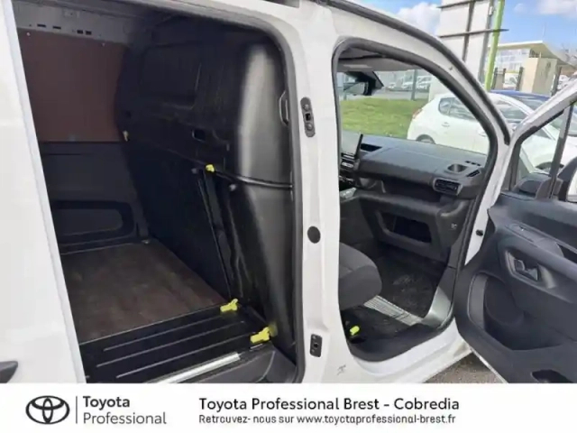 Toyota Proace city medium 100 d-4d start mc24 — photo 22