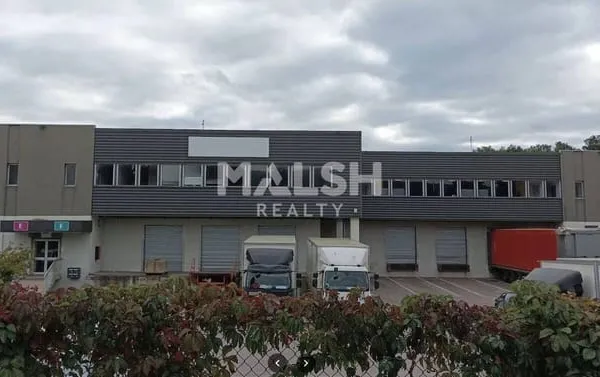 Local d'activité 2434 m²