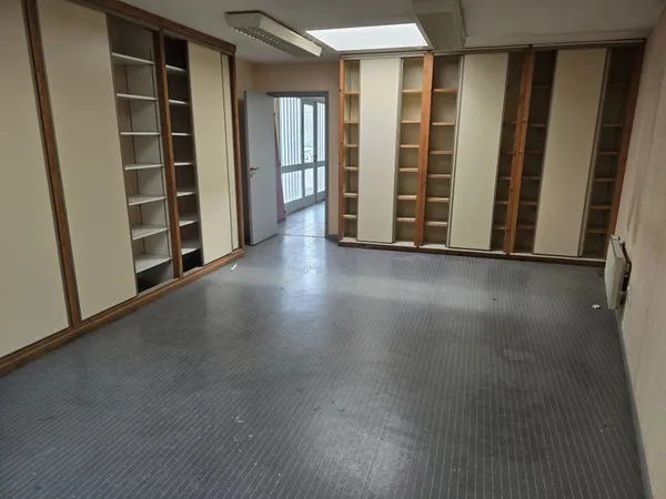 LOCAL COMMERCIAL - BUREAU