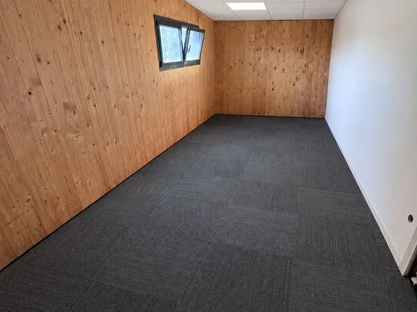 Grand bureau 23 m² tout inclus — Le Teich Technoparc