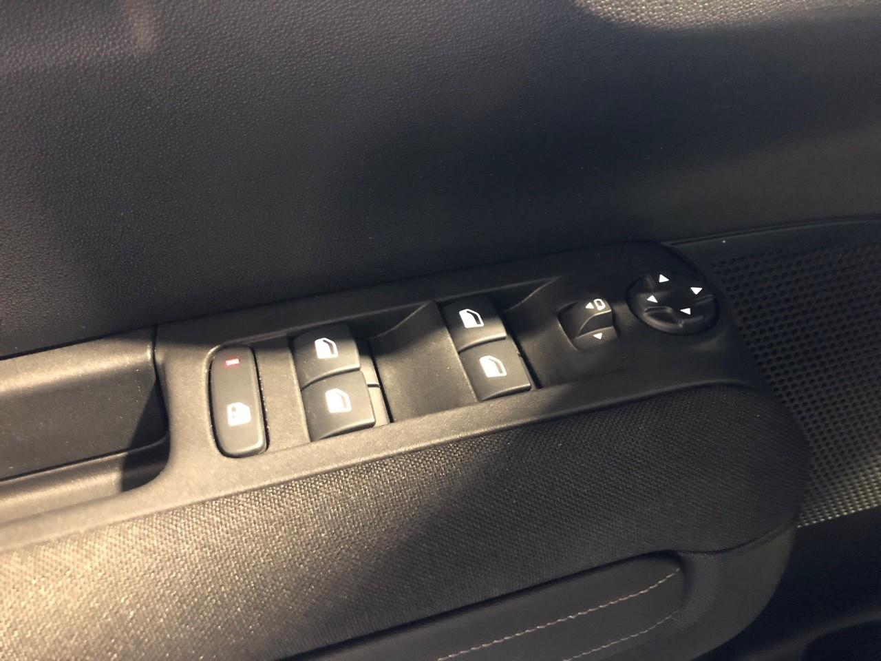 Citroën C3 Aircross puretech 130 s&s eat6 shine — photo 20