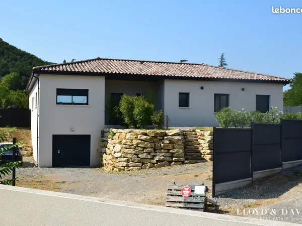 Propriété 7 pièces 165 m²
