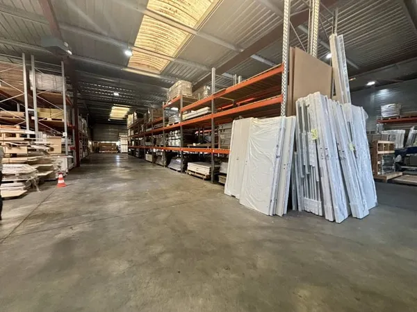 Local d'activité 1800 m²