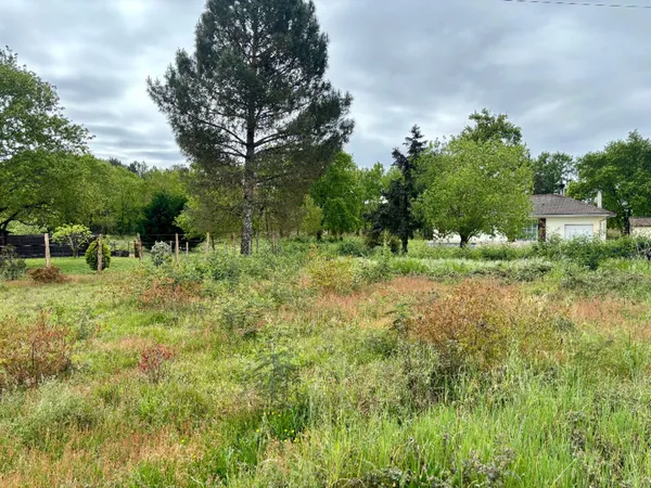 Terrain 1100 m²