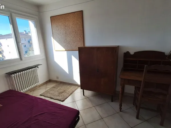 Chambre libre de suite dans coloc de 3