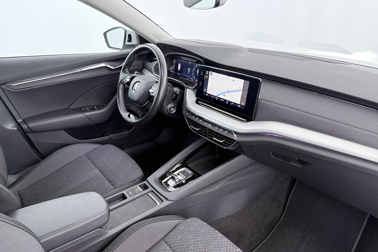 Skoda Octavia Combi — photo 13
