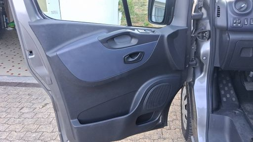 Opel Vivaro Combi 1.6 CDTi BiTurbo 125 - Pack Clim + – 2017 – 126133 km – Diesel – Boîte Manuelle — photo 18
