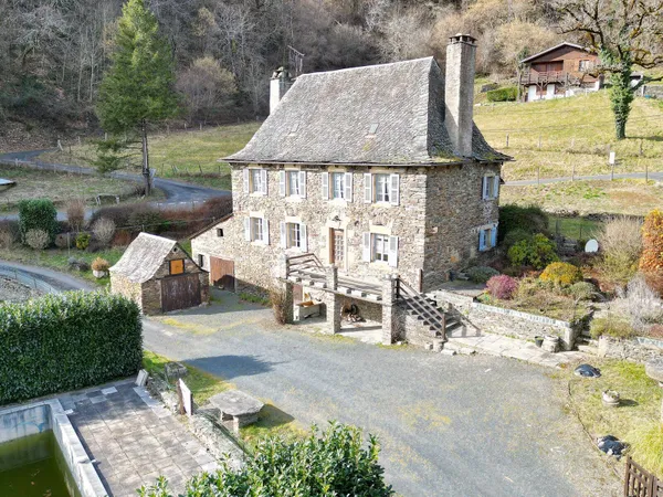 Maison 8 pièces 205 m²