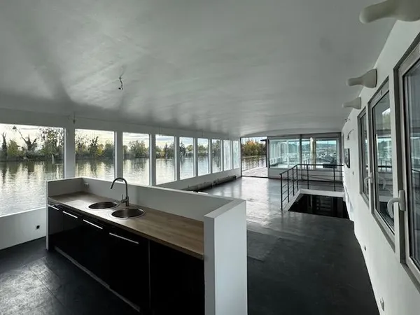 Péniche d'exception - Loft sur l'eau - 5 chambres + studio indépendant - Grandes terrasses