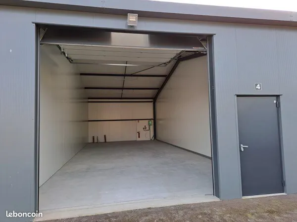 1 cellule de 87 m² à louer à Entrange