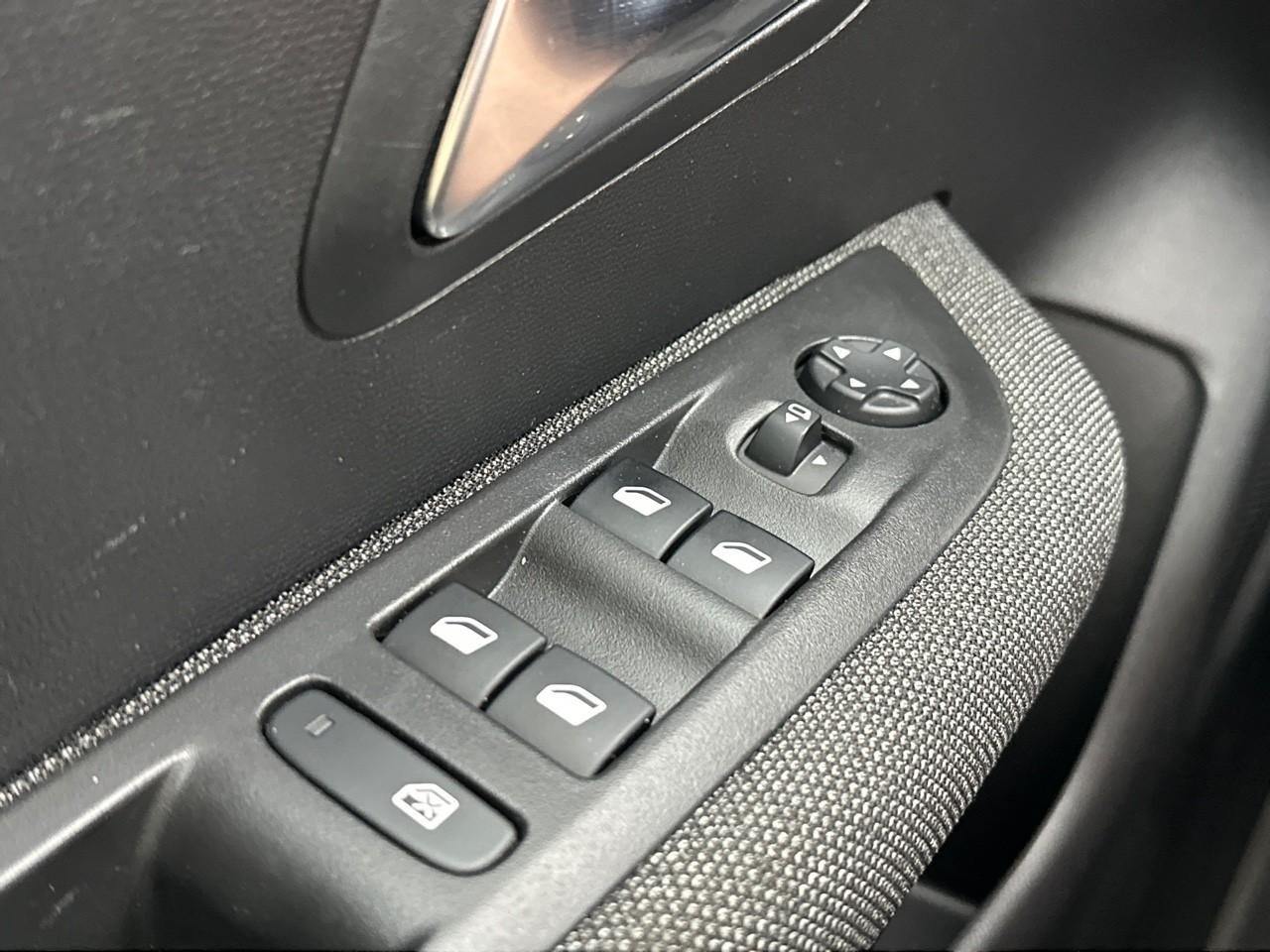 Peugeot 208 puretech 75 s&s bvm5 style — photo 15