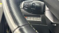 Peugeot 2008 1.2 PureTech 130ch S&S GT EAT8 — photo 17