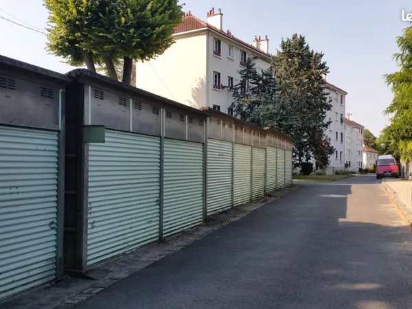 Garage / Box / Stockage / loué ou libre