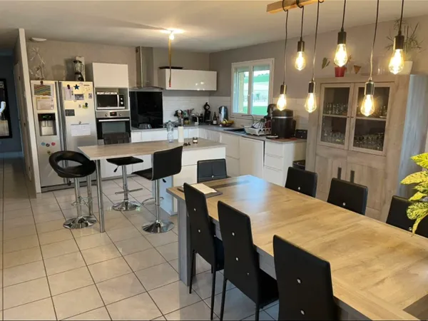 Location maison, 5 chambres, grand garage et terrain clos