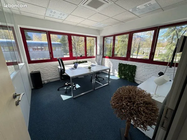 Joli bureau à Savoie Technolac