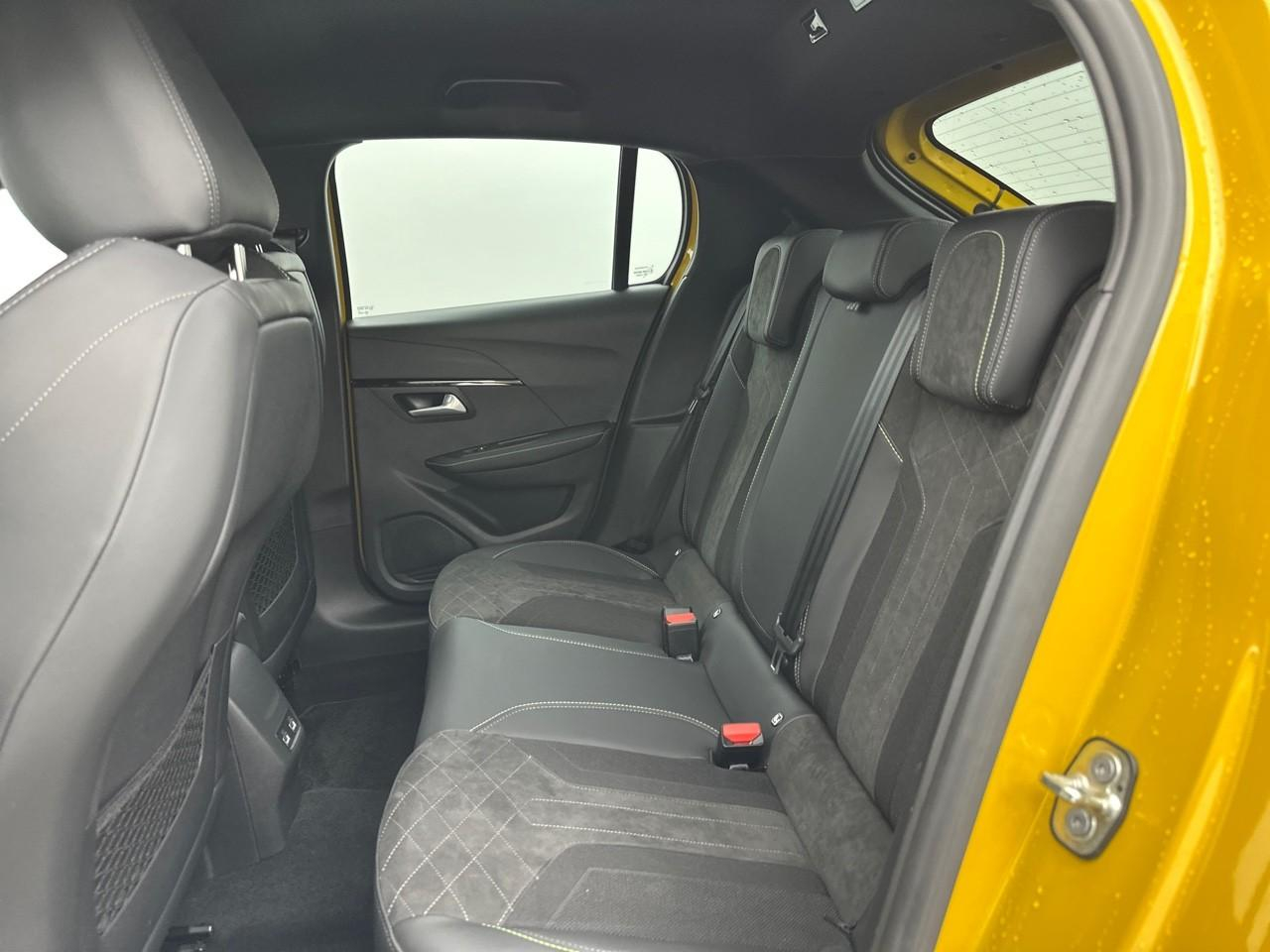 Peugeot 208 puretech 100 s&s bvm6 gt pack — photo 12