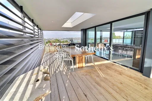 Maison 13 pièces 300 m²