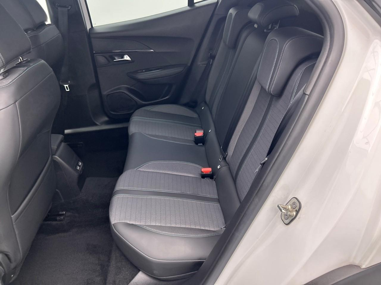 Peugeot 2008 bluehdi 130 s&s eat8 allure — photo 13
