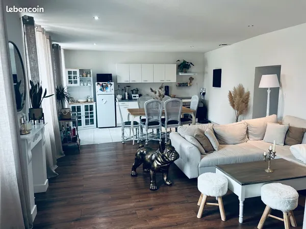 Spacieux T3 Duplex 130 m² - 10 min Roanne - Libre de suite
