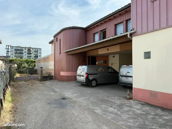 LOCAL D'ACTIVITE 257 m² NOISY-LE-SEC