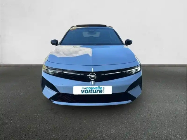 Opel Astra sports tourer 1.2 turbo hybride 145 ch automatique — photo 2