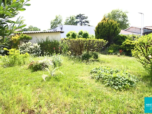 Maison 3 Chambres avec Jardin arboré et Garage à Lormont
