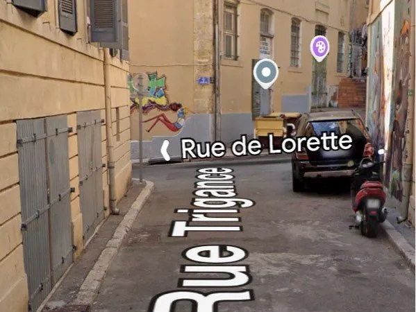 Place à louer rue de Lorette