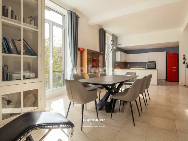 Appartement 6 pièces 161 m²