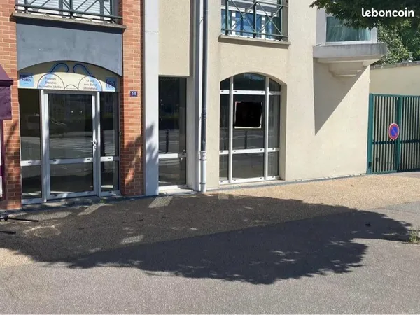 À louer local de 60m2 en face de la gare d'Evreux
