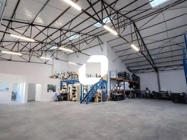 Local d'activité 2909 m²