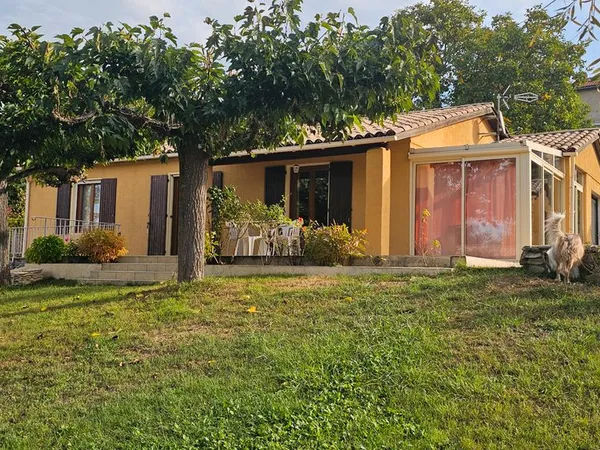 Belle maison à vendre, dans un très beau village