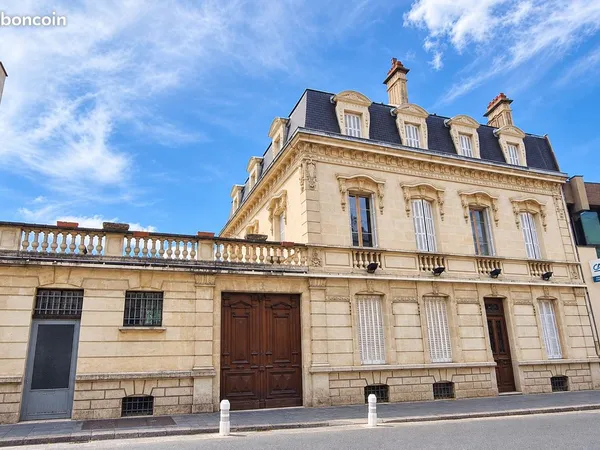 Maison 18 pièces 594 m²