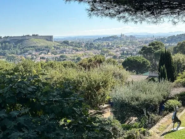 Maison architecte avec vue panoramique et piscine Villeneuve les avignon