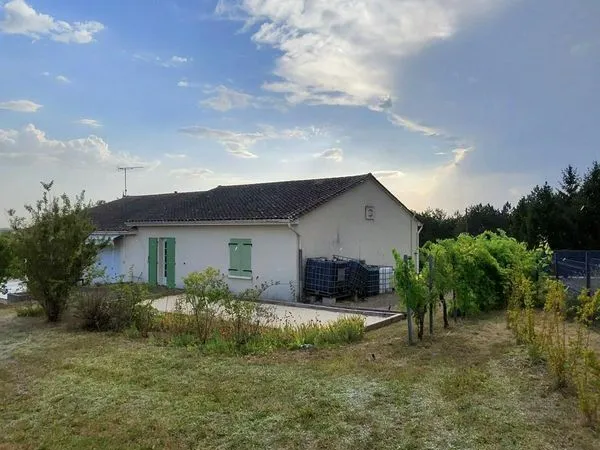 Grande maison avec 4 chambres