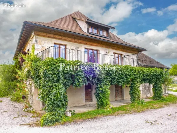 Maison 6 pièces 210 m²