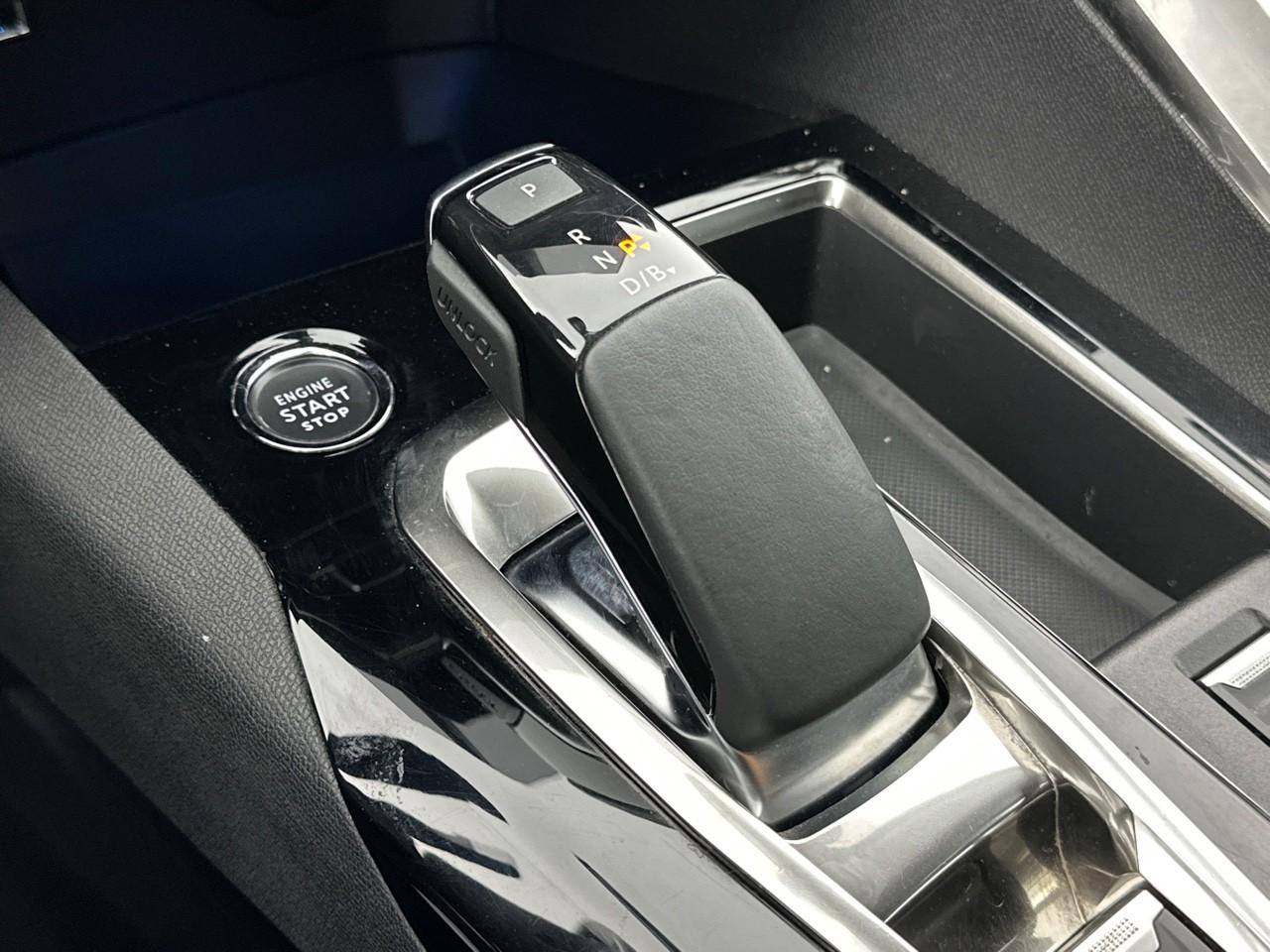 Peugeot 3008 hybrid 225 e-eat8 allure pack — photo 31