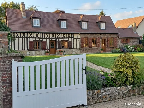 Maison normande de charme 117 m² - 4 chambres, jardin & RDC rénové - Surtauville