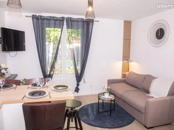 Location entreprise - T2 meublé 30m² Châtelet-en-Brie, parking