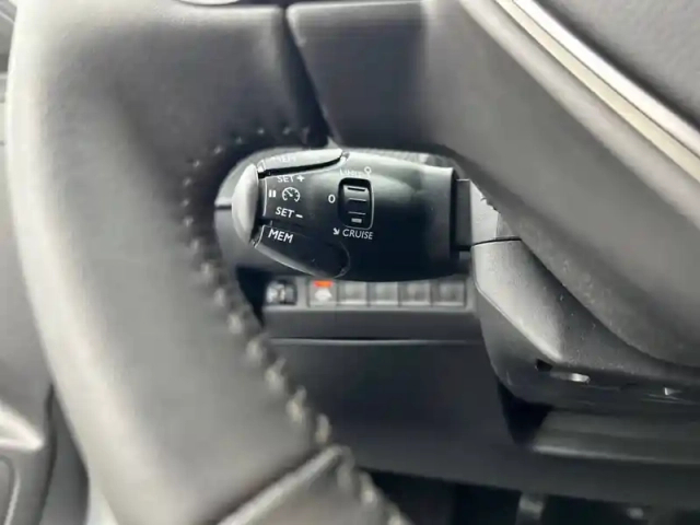 Peugeot 208 puretech 75 s&amp;s bvm5 — photo 40