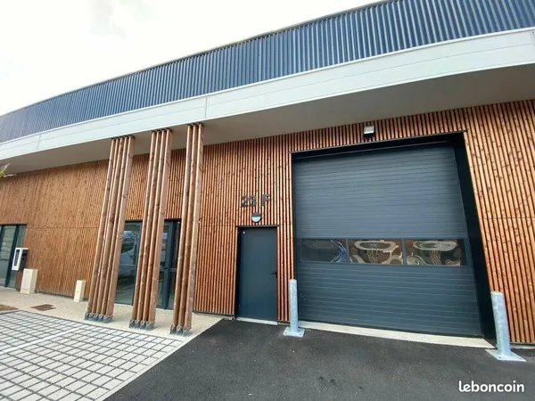 LOCAL D'ACTIVITE 300 m² CHATEAUBOURG
