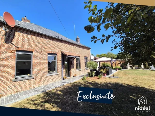 Ensemble immobilier dans village prisé
