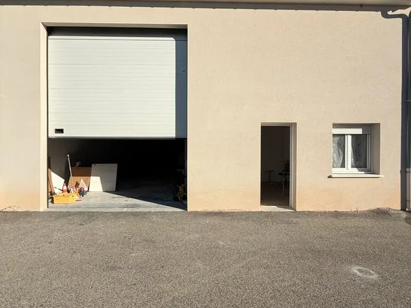 Bureau et entrepot