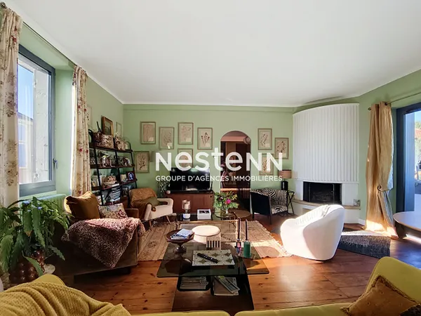 Maison d'exception 169 m² 7 pces avec toit terrasse et garage