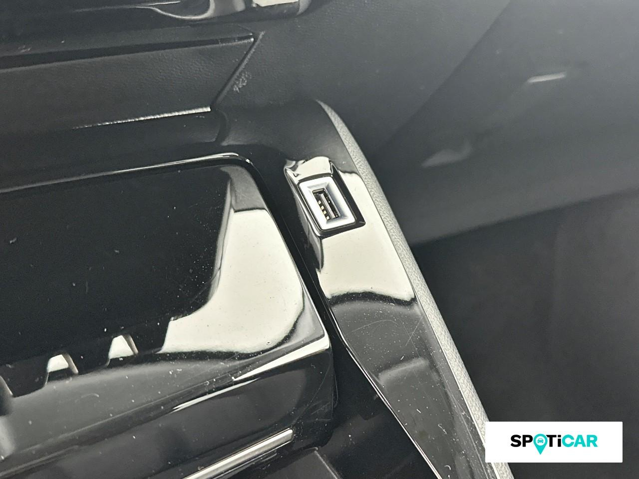 Peugeot 208 e-208 136ch 50 kwh allure — photo 17