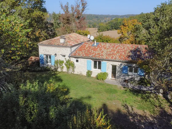 Charmante maison quercynoise avec studio, grange et piscine